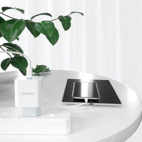 Szybka ładowarka sieciowa EU USB-C PD + przewód Lightning do iPhone 1m biały Szybka ładowarka sieciowa EU USB-C PD + przewód Lightning do iPhone 1m biały