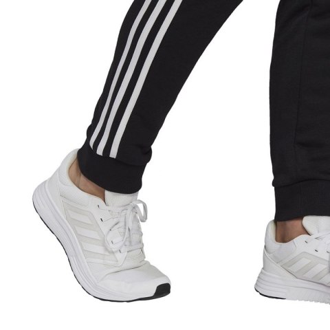 Spodnie adidas Essentials Tapered Cuff 3 Stripes M GK8831 L Spodnie adidas Essentials Tapered Cuff 3 Stripes M GK8831 L