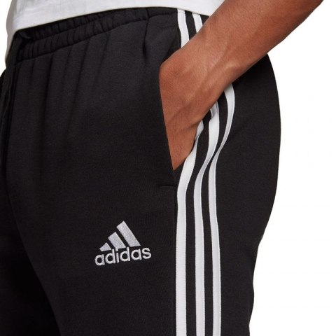 Spodnie adidas Essentials Fleece M GK8821 2XL Spodnie adidas Essentials Fleece M GK8821 2XL