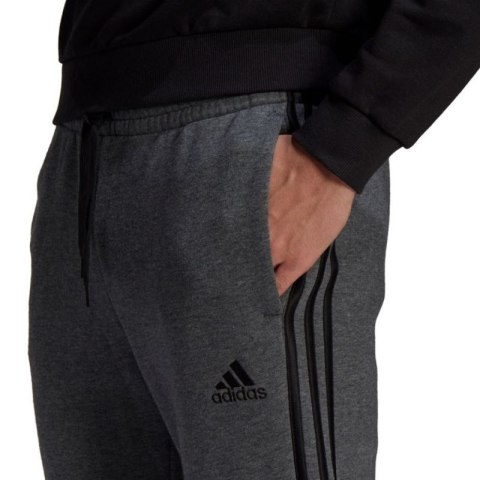 Spodnie adidas Essentials Tapered Cuff 3 Stripes M GK8826 L Spodnie adidas Essentials Tapered Cuff 3 Stripes M GK8826 L