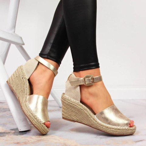 Sandały espadryle na koturnie eVento W EVE68A złote 38 Sandały espadryle na koturnie eVento W EVE68A złote 38