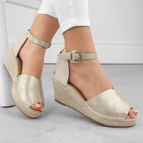 Sandały espadryle na koturnie eVento W EVE68A złote 38 Sandały espadryle na koturnie eVento W EVE68A złote 38