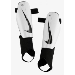 Ochraniacze piłkarskie Nike Charge DX4608-100 XL (180-200cm)