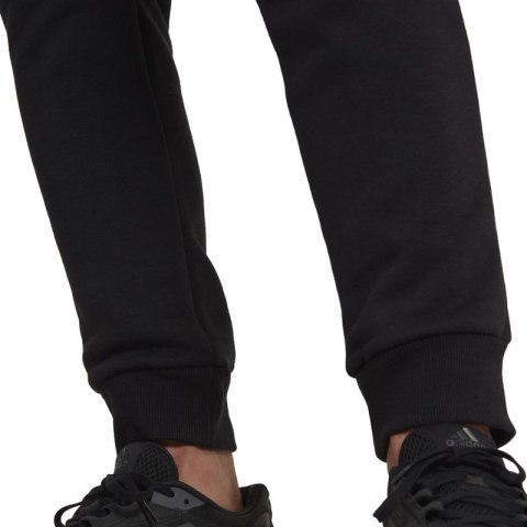 Spodnie adidas Essentials Camo Print Fleece Pant M HL6929 L Spodnie adidas Essentials Camo Print Fleece Pant M HL6929 L