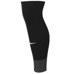 Getry Nike Strike FQ8282-010 S/M