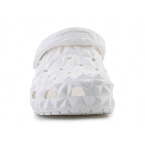 Klapki Crocs Classic Geometric Clog 209563-100 EU 38/39 Klapki Crocs Classic Geometric Clog 209563-100 EU 38/39