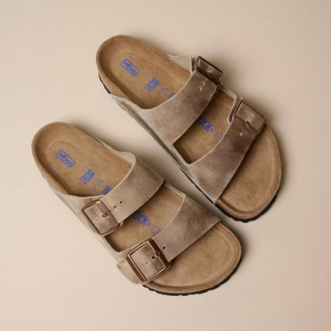 Klapki Birkenstock Arizona Soft Footbed Oiled Leather Tabacco Brown narrow wąskie damskie/męskie (0552813) 40.0 Klapki Birkenstock Arizona Soft Footbed Oiled Leather Tabacco Brown narrow wąskie damskie/męskie (0552813) 40.0