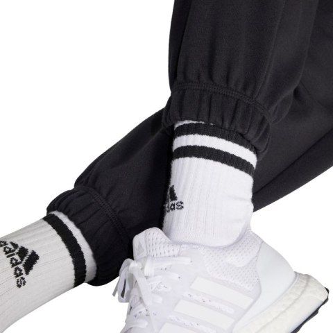 Spodnie adidas Essentials Linear French Terry Cuffed W JC5948 L Spodnie adidas Essentials Linear French Terry Cuffed W JC5948 L