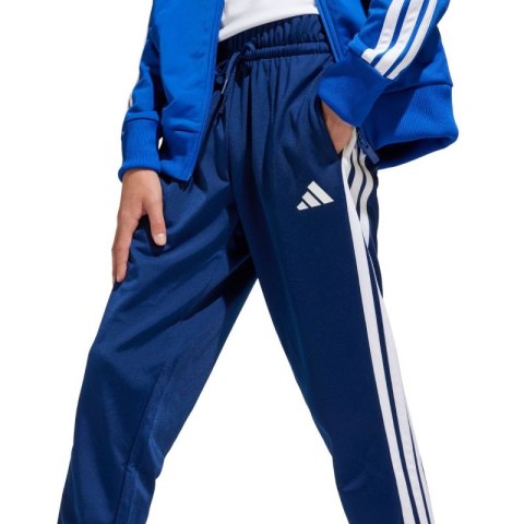 Dres adidas Seasonal Essentials Tiberio 3-Stripes Jr JC7518 152cm Dres adidas Seasonal Essentials Tiberio 3-Stripes Jr JC7518 152cm