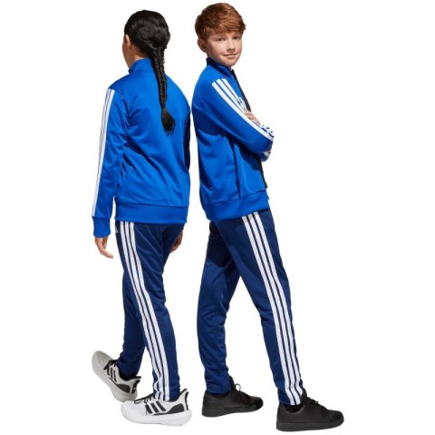 Dres adidas Seasonal Essentials Tiberio 3-Stripes Jr JC7518 140 cm Dres adidas Seasonal Essentials Tiberio 3-Stripes Jr JC7518 140 cm